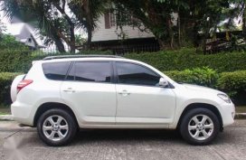 Toyota RAV4 2010 Loaded 4WD rush sale