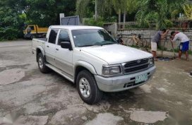 Mazda B2500 1998 MT White For Sale