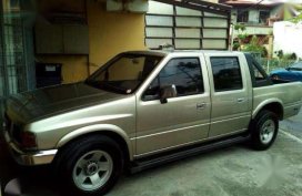 1995 Isuzu Fuego Pickup MT Golden For Sale