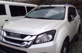 2017 Isuzu MUX Pearl White Loaded 4x2 AT for sale 