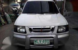 2000 Mitsubishi Adventure AT White For Sale