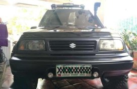 Vitara JLX 2000 SUV black for sale 