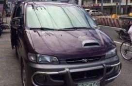 Hyundai Starex Van 2000 MT Red For Sale