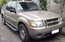 Ford Explorer Sport Trac 2000 model
