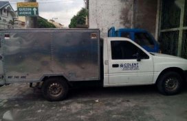 Isuzu Fuego (close van)