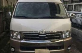 Toyota hi ace super grandia