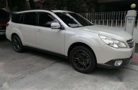Subaru Outback 2010 like new for sale 