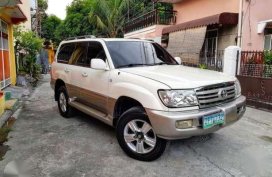 2003 toyota land cruiser VXR 4X4 top of the line