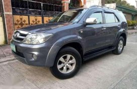 Toyota fortuner G 4x2 matic diesel 2006 model