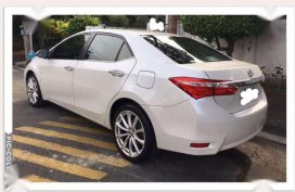 2015 1.6 V Toyota Corolla Altis for sale 