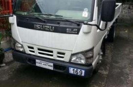 isuzu elf truck