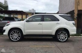 Toyota Fortuner SUV Automatic Leather seats 2012 for sale 