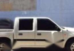 Isuzu Fuego 2000 MT White For Sale 