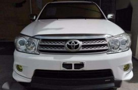 2011 Toyota Fortuner 2.5 AT TRD Sportivo VS Montero Everest 2010 2012