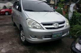 Toyota Innova E 2005 MT Silver For Sale 