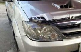 Toyota fortuner v 4x4 fresh for sale 