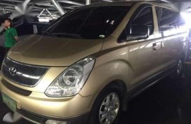 Hyundai starex 2011 Gold vgt for sale 