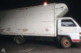 For sale 2000 mdl Isuzu Elf wide truck 