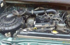 2010 Toyota innova gas