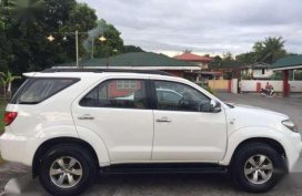 2006 Toyota Fortuner G 2.5 4x2 AT White For Sale 