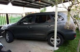 Hyundai Santa Fe V6 4WD Top of the Line For Sale 