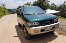 Isuzu crosswind xto automatic deisel