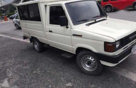 Toyota Tamaraw fx tag revo elf