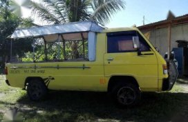 Mitsubishi L300 pickup