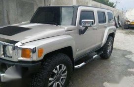 Hummer H3 2015 silver color for sale 