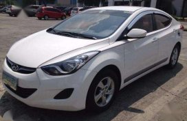 Hyundai Elantra 2012 MT White For Sale 