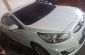 Hyundai Accent 1.4 MT White Sedan For Sale 