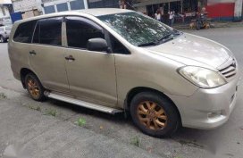 Toyota Innova E AT 2009 for sale 