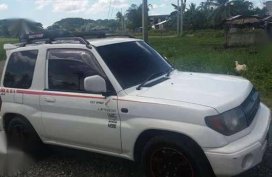 Mitsubishi Pajero iO 2004 4x4 MT White For Sale 