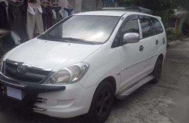 2005 Toyota Innova J MT White For Sale 