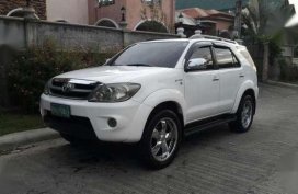 Toyota Fortuner Vvti Gas 2007 White For Sale 