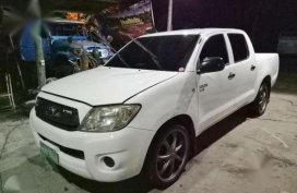 Toyota Hilux 2008 2.5 TD MT White For Sale 