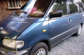Nissan Serena 2004 MT Blue Van For Sale 