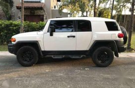 2014 FJ Cruiser Toyota WHITE FOR SALE