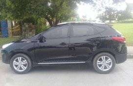 Hyundai Tucson 2013 AT Black SUV For Sale 