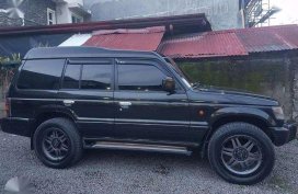 Mitsubishi Pajero matic diesel 2.5 1990 model 4x4 for sale