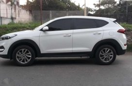 Hyundai Tucson G 2.0 MT Gas 2016 Super Rush sale
