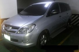Well-maintained Toyota Innova 2.0 E 2010 for sale