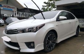 2014 Toyota Corolla Altis 2.0v AT White For Sale 