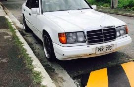 1989 Mercedes Benz 260E AT White Sedan For Sale 