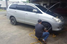 For sale 2010 Toyota Inova G Top of the line