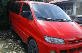 Hyundai Starex 2008 MT Red Van For Sale 