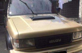 2000 Isuzu Trooper Bighorn 4x4x MT Golden For Sale 