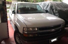 2005 Chevrolet Suburban AT White For Sale 