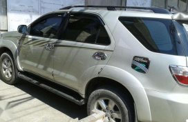 Toyota Fortuner automatic 4x2 2011 for sale 