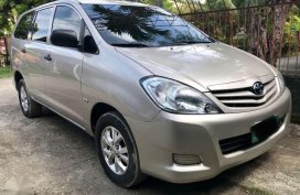 Toyota Innova E 2010 MT Silver SUV For Sale 